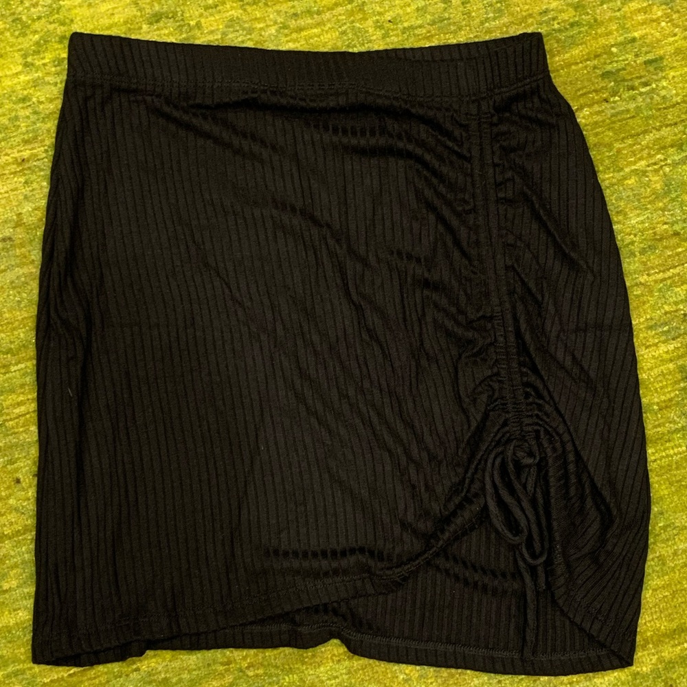 Reformation Drawstring side Skirt, black